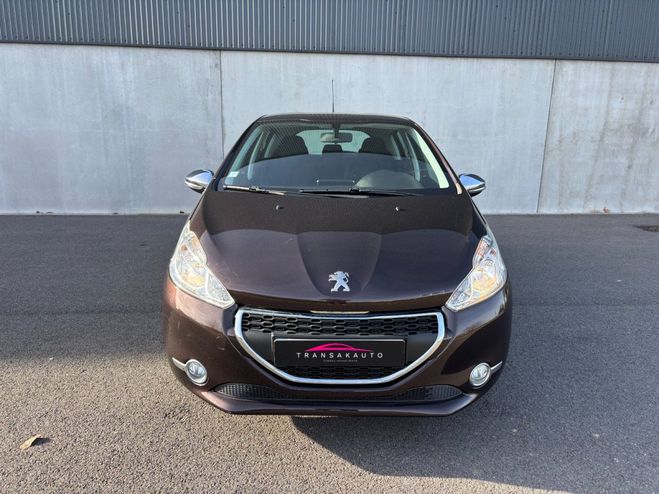 Peugeot 208 1.2 PureTech 82ch BVM5 Allure - Distribu Marron de 2013