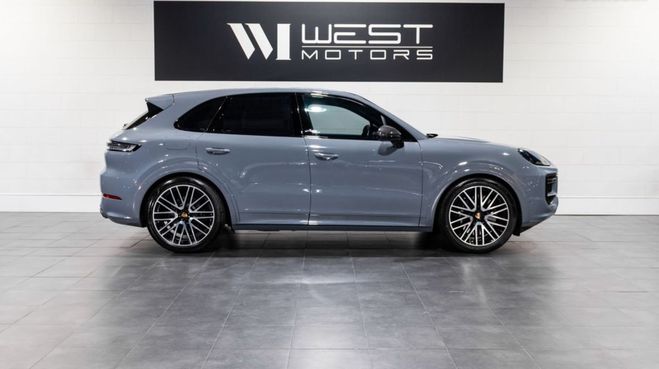 Porsche Cayenne Turbo E-Hybrid V8 739 1�MAIN FRAN�AIS 45 Gris de 2024