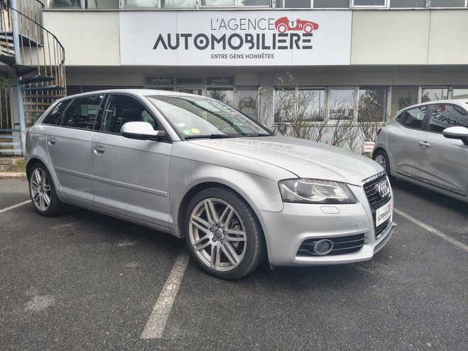 Audi A3 Sportback 8P Phase 2 TDI S-Line 140 cv B Gris de 2012