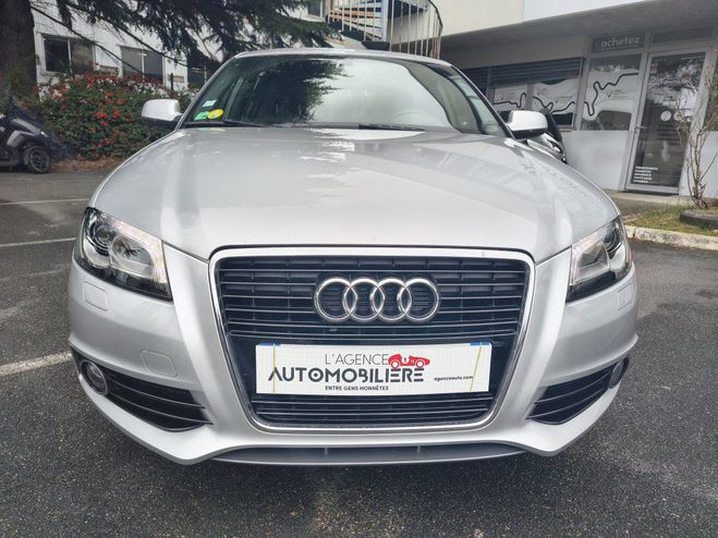 Audi A3 Sportback 8P Phase 2 TDI S-Line 140 cv B Gris de 2012