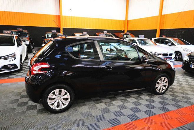Peugeot 208 1.0 VTI ACTIVE 3P Noir de 2014