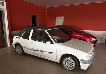  Voir d&eacute;tails -Peugeot 205 CTI Cabriolet 1.6 &agrave; Agde (34)
