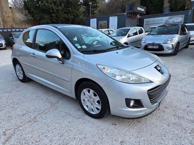 Peugeot 207 Premium 1.6 HDi 90 ch Gris de 2010
