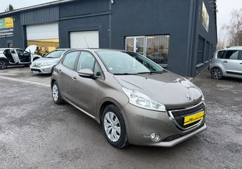  Voir d&eacute;tails -Peugeot 208 1l4 HDI 75 chx ��Faible kilom�trage�� &agrave; Douai (59)