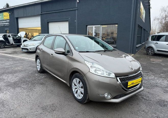 Peugeot 208 1l4 HDI 75 chx ��Faible kilom�trage�� Beige de 2013