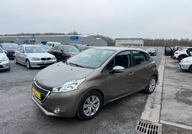 Peugeot 208 1l4 HDI 75 chx ��Faible kilom�trage�� Beige de 2013