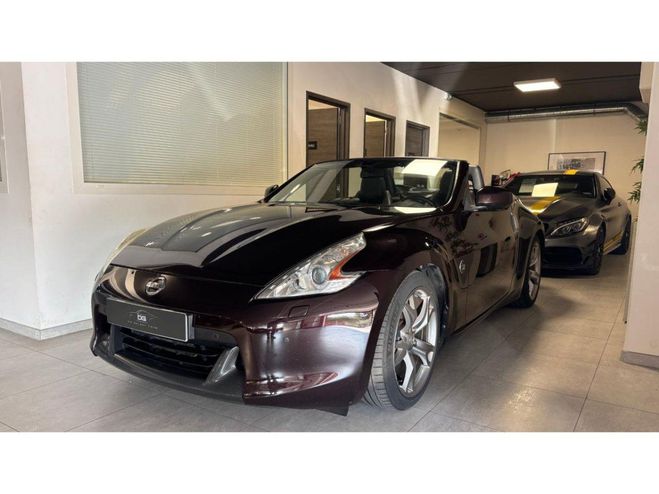 Nissan 370Z Roadster 3.7 V6 - 328 ROUGE FONCE de 2011