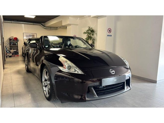 Nissan 370Z Roadster 3.7 V6 - 328 ROUGE FONCE de 2011