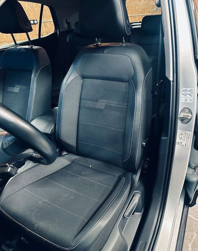 Volkswagen T Cross 1.0 TSI 110ch R-Line Tech Premi�re main  Gris de 2023