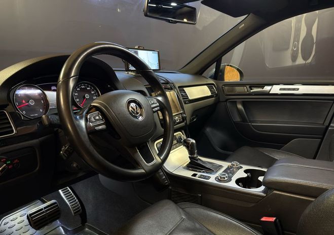 Volkswagen Touareg ii 3.0 v6 tdi 245 fap bluemotion technol Gris de 2011