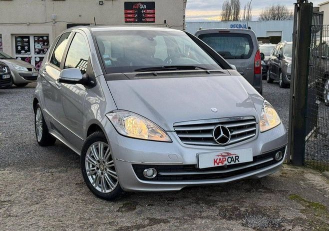 Cliquer pour voir la photo suivante Mercedes Classe A II (W169) 180 CDI Classic Gris de 2010