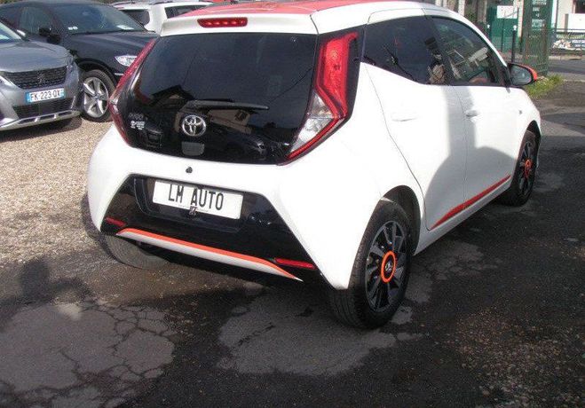 Toyota Aygo II (2) 1.0 VVT-I X-TREND 2 5P Blanc de 2019