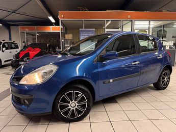  Voir d&eacute;tails -Renault Clio III (B/C85) 1.5 dCi 85ch Confort Pack Cl &agrave; Sallaumines (62)