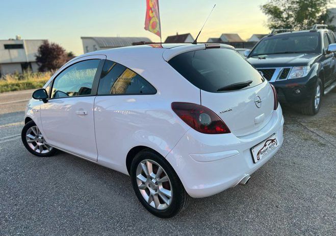 Opel Corsa sport, 1.4L 105 CV super propre Blanc de 2010