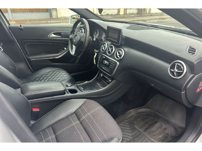 Mercedes Classe A 180 CDI PANORAMIQUE BlueEFFICIENCY BVA Grise de 2013