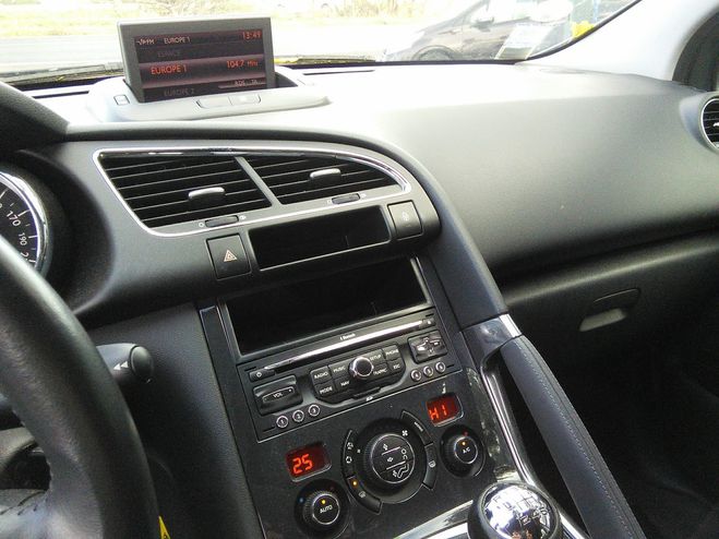 Peugeot 3008 1.6 HDI 112  CLIM - DISTRIBUTION NEUVE F Gris anthracite de 2011