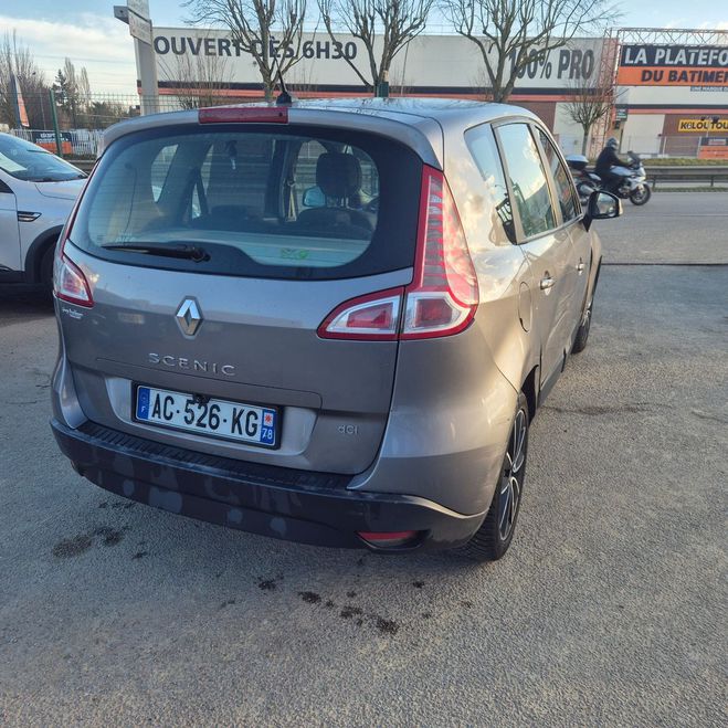 Renault Scenic (2) 1.5 DCI 105 CARMINAT DISTRIBUTION OK Marron de 2009