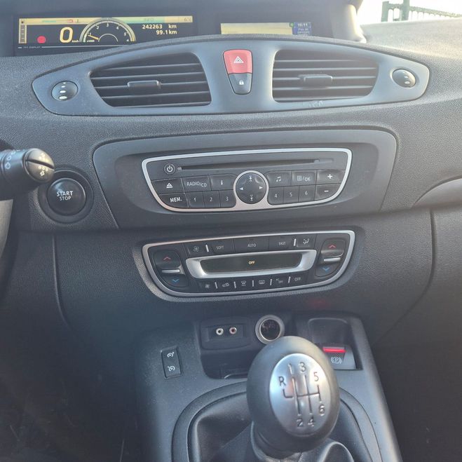 Renault Scenic (2) 1.5 DCI 105 CARMINAT DISTRIBUTION OK Marron de 2009