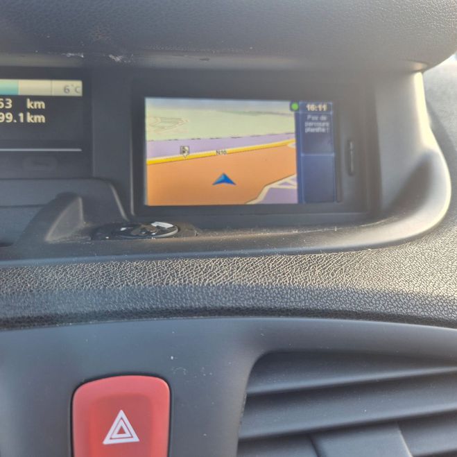 Renault Scenic (2) 1.5 DCI 105 CARMINAT DISTRIBUTION OK Marron de 2009