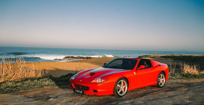 Ferrari 575 M Maranello M Superamerica V12 5.7L 540c Rouge de 2005