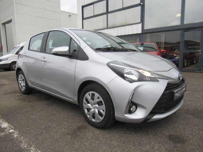 Toyota Yaris 70 VVT-i Gris Clair de 2019