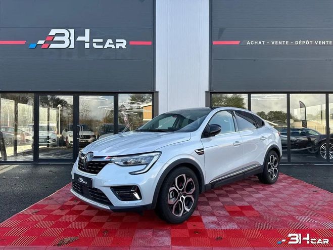 Renault Arkana 1.6 E-TECH 145H 95 FULL-HYBRID HYBRID 1. Blanc de 2021