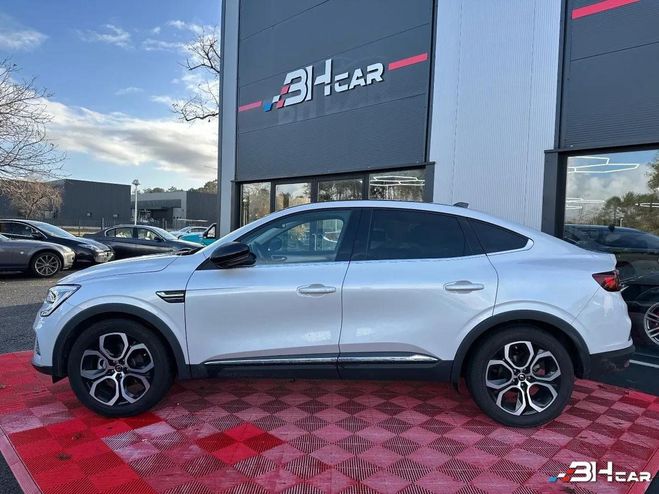 Renault Arkana 1.6 E-TECH 145H 95 FULL-HYBRID HYBRID 1. Blanc de 2021