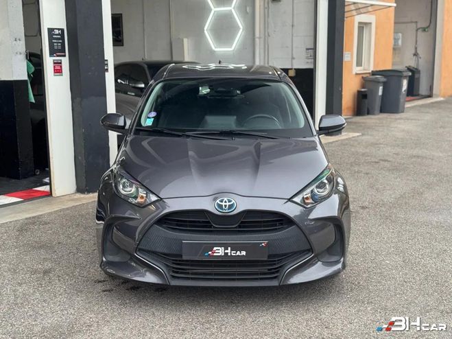 Toyota Yaris 1.5 L 116CV HYBRID DYNAMIC / CAMERA / SU Gris de 2023