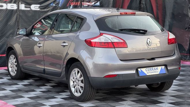 Renault Megane III 2.0 16V 140CH DYNAMIQUE CVT Beige de 2010