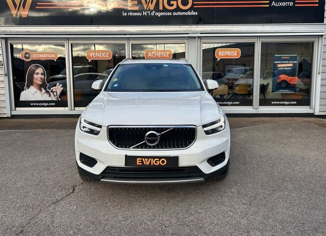 Volvo XC40 2.0 150ch momentum 2wd bva toit ouvrant  Blanc de 2020