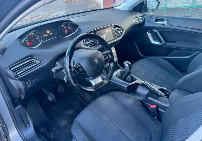 Peugeot 308 1.2 PureTech 110ch Access Business S&S 5 Gris de 2017