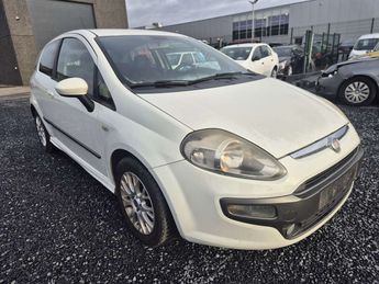  Voir d&eacute;tails -Fiat Punto -- MARCHAND OU EXPORT-- &agrave; Cuesmes (70)