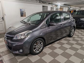  Voir d&eacute;tails -Toyota Yaris 90 D-4D Lounge &agrave; Cagnes-sur-Mer (06)
