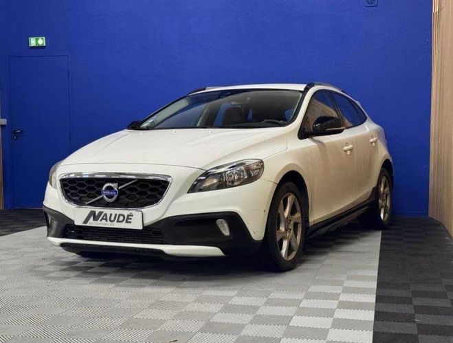 Volvo V40 T3 2.0 152 CH CROSS COUNTRY SUMMUM BLANC de 2016