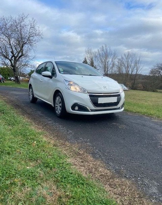 Peugeot 208 affaire premium packk bhdi 100cv Blanc de 2020