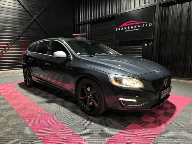 Volvo V60 Plug-in Hybrid D6 AWD 215 + 68 ch Summum Gris de 2014
