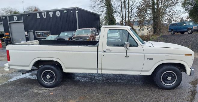 Ford F150 F single cab 5.0 v8 bullnose  de 1985