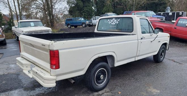 Ford F150 F single cab 5.0 v8 bullnose  de 1985