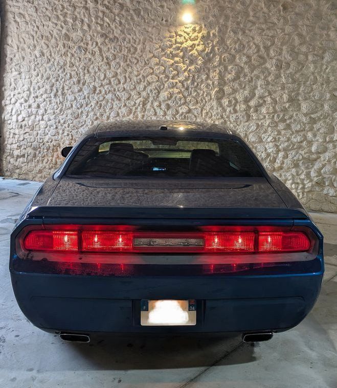 Dodge Challenger R-T V8 HEMI 5.7l 380ch BVA Superbe �tat  Bleu de 2010