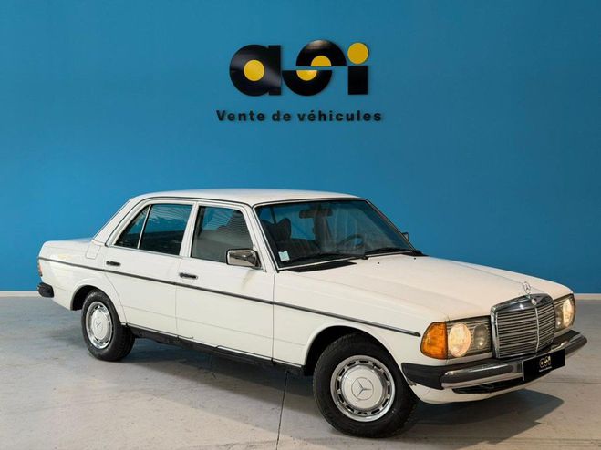 Cliquer pour voir la photo suivante Mercedes Classe E 250 BERLINE PHASE 1 BLANC de 1979