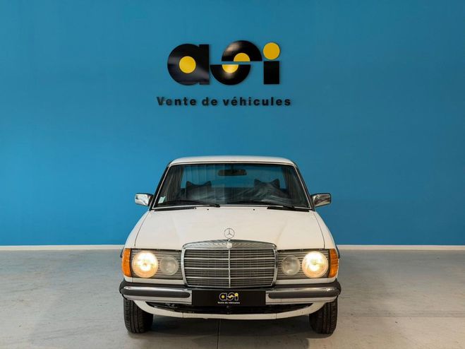 Mercedes Classe E 250 BERLINE PHASE 1 BLANC de 1979