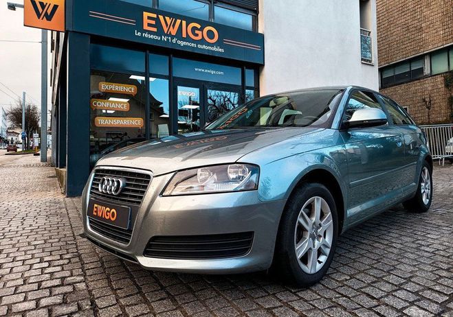 Audi A3 1.6 tdi 105 attraction s&s (distri faite Gris de 2010