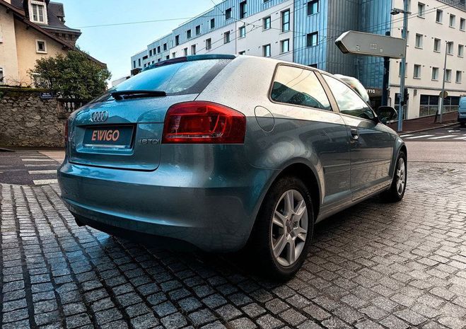 Audi A3 1.6 tdi 105 attraction s&s (distri faite Gris de 2010