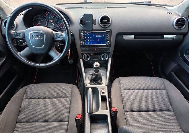 Audi A3 1.6 tdi 105 attraction s&s (distri faite Gris de 2010