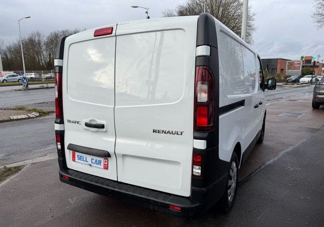 Renault Trafic 2.0 bluedci 120ch Grand Confort 11500HT Blanc de 2021