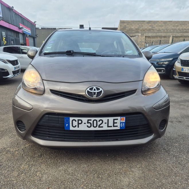 Toyota Aygo II 1.0 VVT-I 4CV X-PLAY 5P Gris fonc� de 2013
