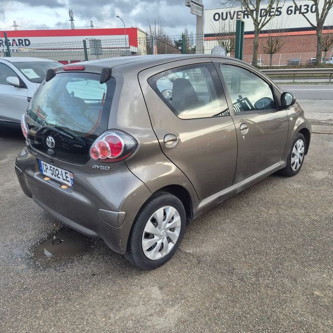 Toyota Aygo II 1.0 VVT-I 4CV X-PLAY 5P Gris fonc� de 2013
