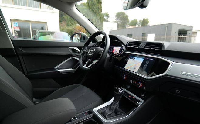 Audi Q3 Sportback 35 TFSI 150 cv s line toit ouv Gris de 2020