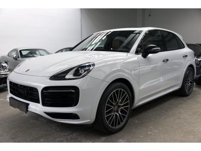 Cliquer pour voir la photo suivante Porsche Cayenne CayenneE-Hybrid SportDesign 462 cv blanc metallisee de 2019