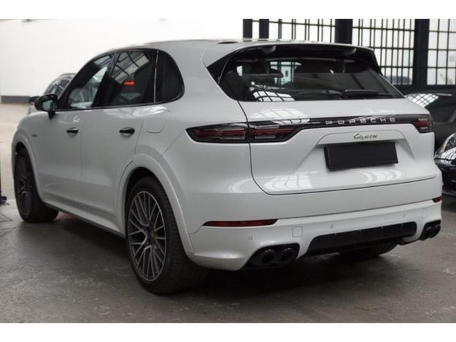 Porsche Cayenne CayenneE-Hybrid SportDesign 462 cv blanc metallisee de 2019